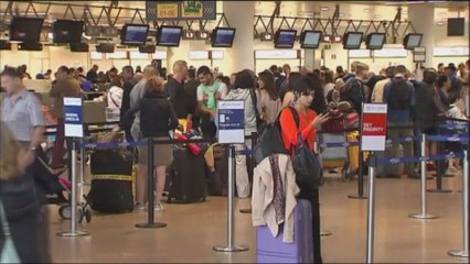 Affluence à l'aéroport de Bruxelles pour le premier jour des vacances