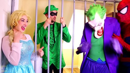 Frozen  Elsa Her Hair Kaybediyor ! Spiderman , Anna , Pembe Spidergirl , Maleficent , Prank ! Superhero Eğlence