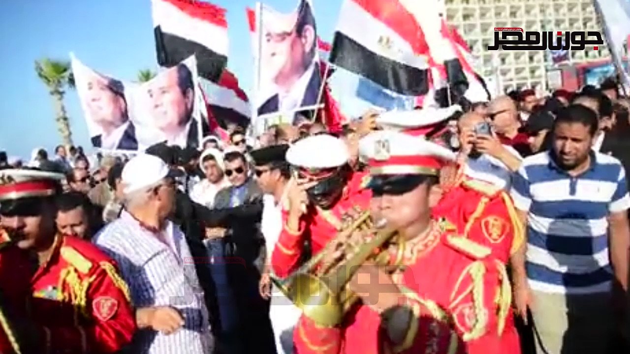 محافظ ومدير أمن مطروح يتقدمان مسيرة حاشدة احتفالا بالذكرى الثالثة لثورة 30 يونيه
