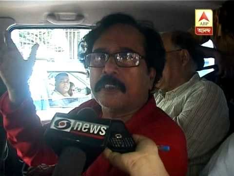 Former CPI(M) MP Lakshman Seth received with garlands by party workers