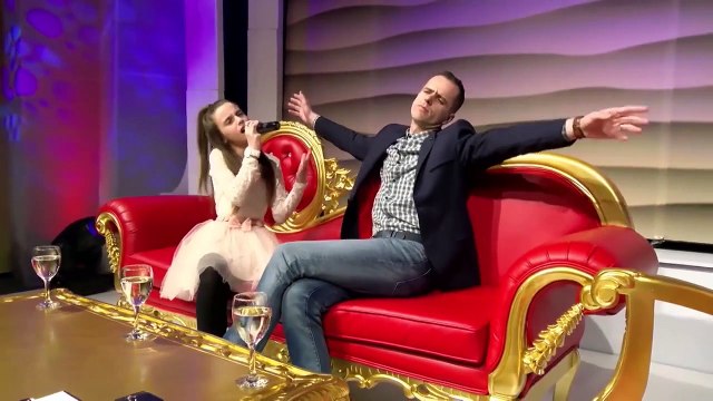 Nasıl güzel bir ses nasıl da güzel senin ağzına yüreğine sağlık maşallah sana