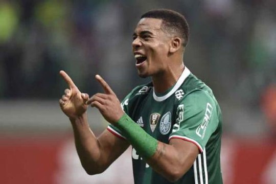 Gabriel Jesus brilha outra vez, assume a artilharia e Palmeiras goleia o Figueirense