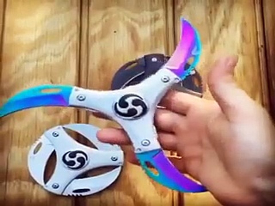 Compilation de couteaux hors du commun !