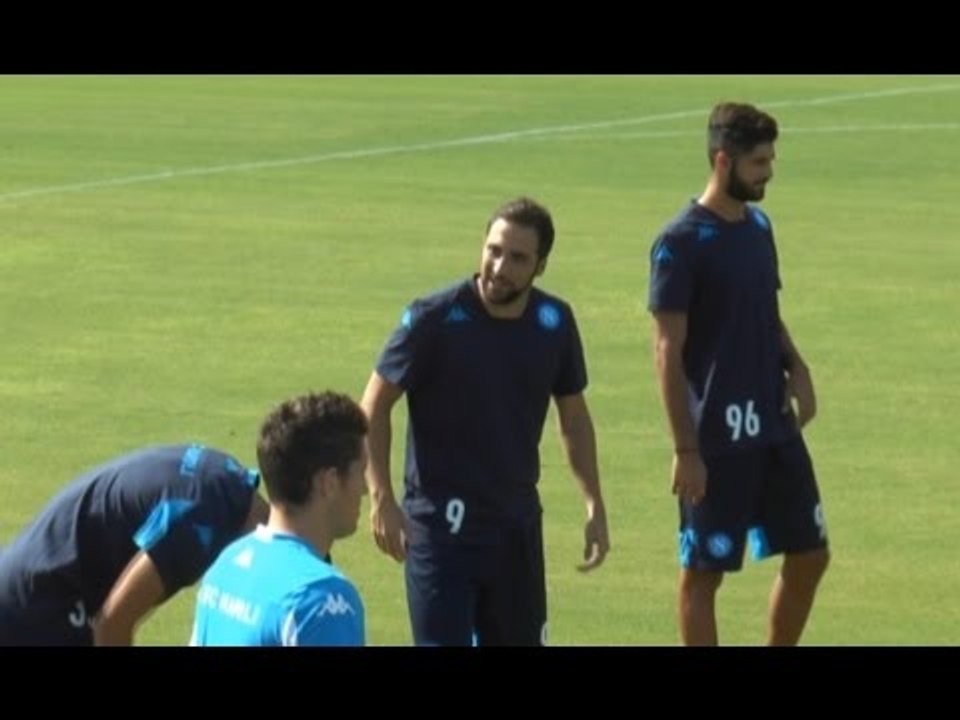 Napoli - Higuain e il rinnovo del contratto, l'opinione dei tifosi (30.06.16)