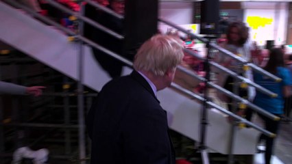 Boris Johnson desiste de disputar governo britânico