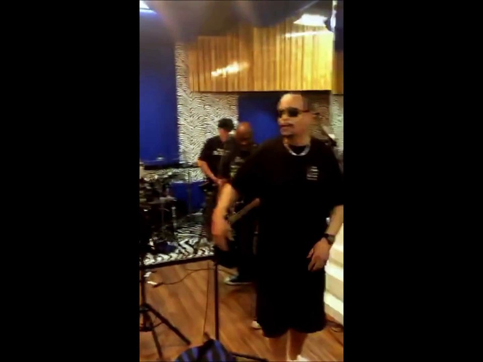 Le rappeur Ice-T reprend du métal de Slayer avec son groupe !