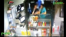 Napoli - Rapina al Vomero, pizzaiolo preso a bottigliate (29.06.16)