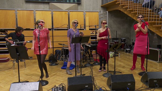 Sea Girls - Petits fours et Boudins