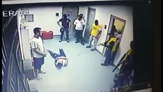 Veja, Policial atira e mata bandidos, em são paulo