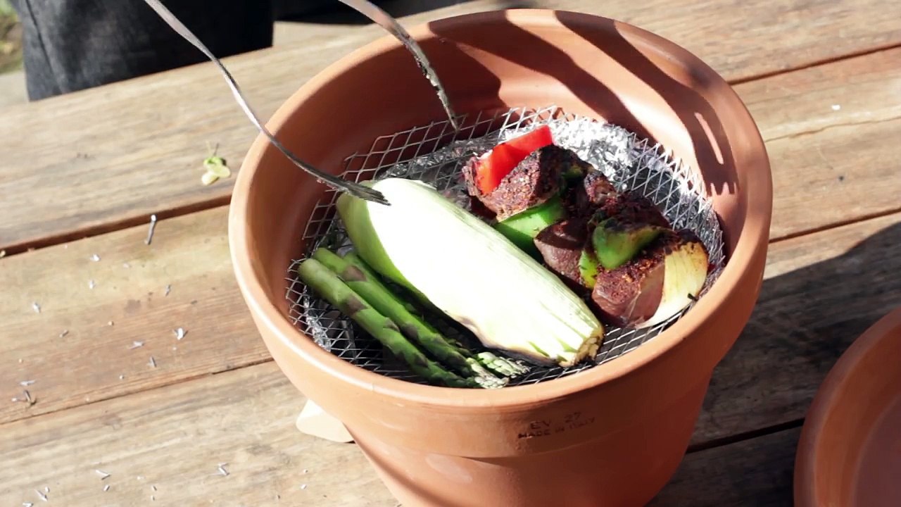 Réalisez votre propre barbecue avec un pot en c...