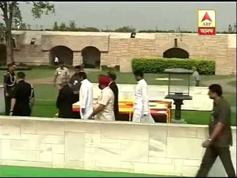 Pranab Mukherjee at Rajghat