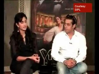 Katrina with Salman after getting discharged from hospital