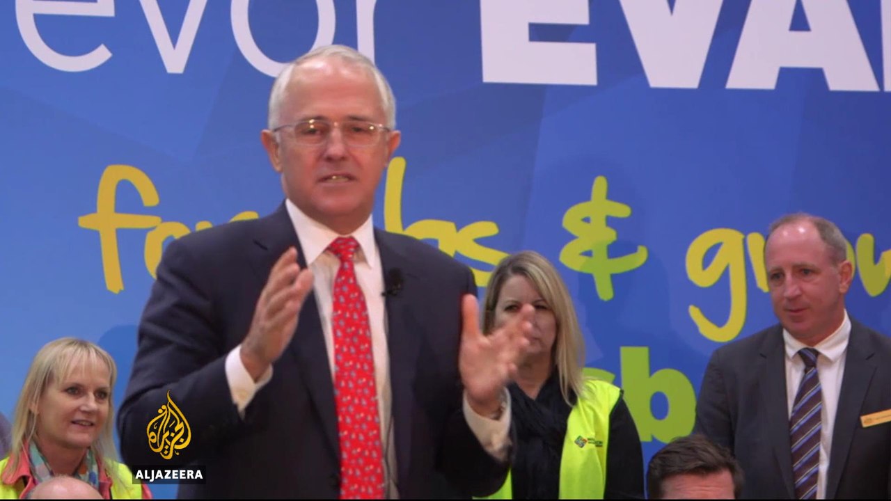 Australians to vote in tight election race