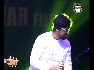 WATCH: Sonu Nigam’s painful performance; Singer’s first appearance after leg surgery