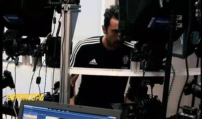 Juventuslu oyuncular FİFA17 çekimleri için kamera karşısına çıktı.