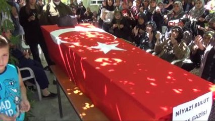 İzmir Kore Gazisi Askeri Törenle Toprağa Verildi