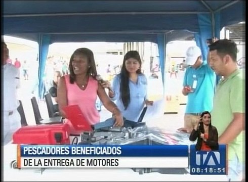 Pescadores de Esmeraldas beneficiados de la entrega de motores