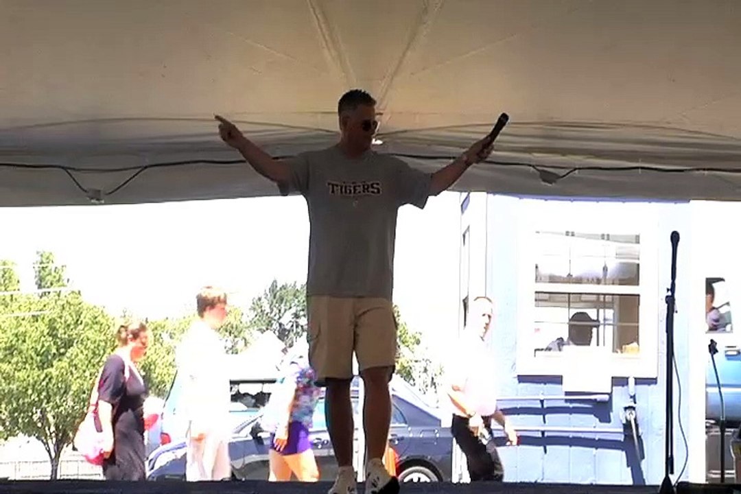 Andy Ray Perry sings 'Runaway' Elvis Week 2011