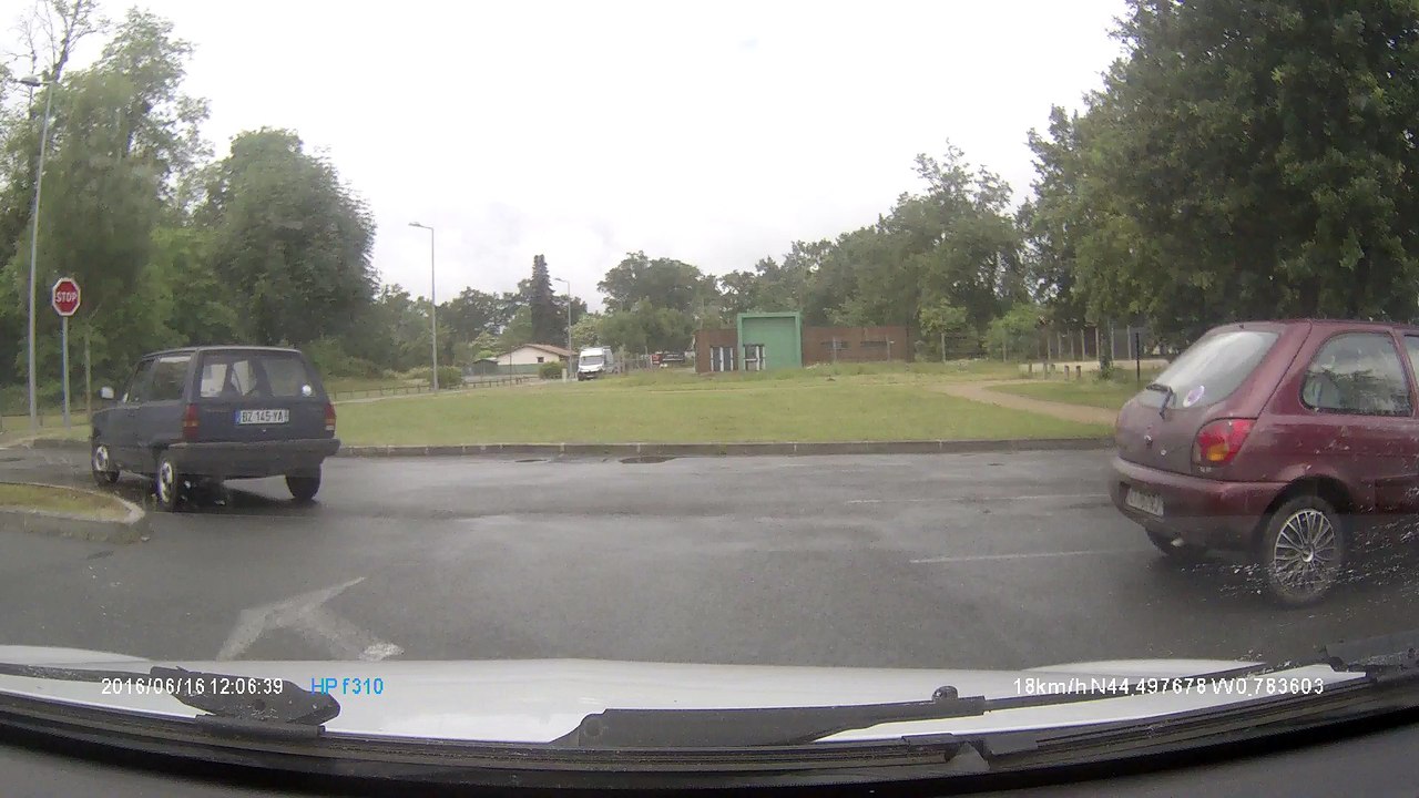 grille stop école belin beliet avec enfant à bord