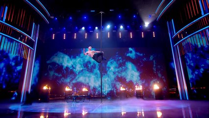 Alex Magala takes our breath away with chainsaw stunt _ Grand Final _ Britain’