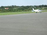 Cessna sur la piste de st cyr l'ecole