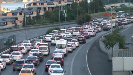 İstanbul'da Akşamüstü Yaşanan Yoğunluk Yerini Boş Yollara Bıraktı