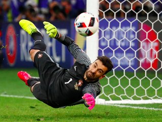 A defesa de Patrício e o penálti de Quaresma num relato que está a dar a volta ao Mundo - Vídeos - Jornal Record
