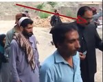 Pakista ni Sakhi Badsha - a Pakistani politician distributing money