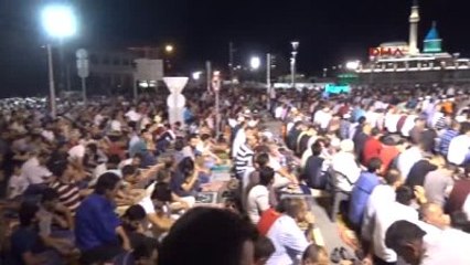 Konya-Mevlana Meydanı'nda, Binlerce Kişi Ellerini Semaya Açtı