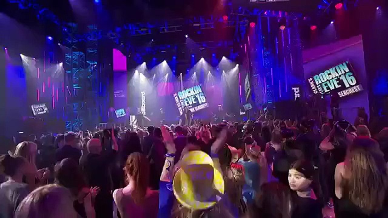 One Direction - History (Live at New Year's Rockin Eve)