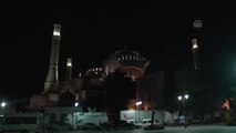 Ayasofya'da 85 Yıl Sonra Sabah Ezanı Okundu