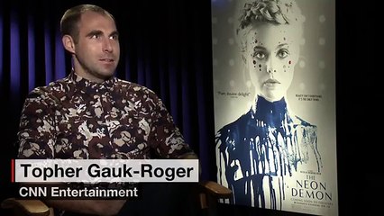 Elle-Fanning-on-Neon-Demon-glamour-horror