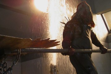 Resident Evil  το εκοψε στη μεση με τσεκουρι