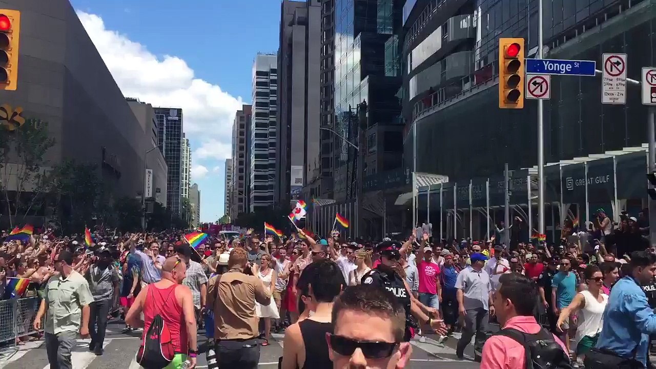 Justin Trudeau s'éclate à la Gay Pride de Toronto | Vanity Fair