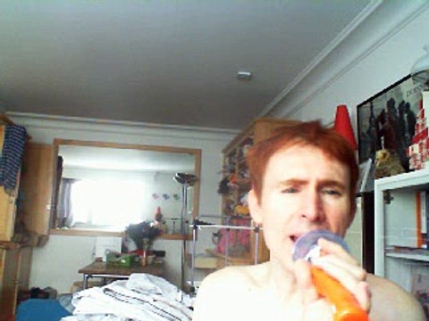 Wiwi égratigne slow motion