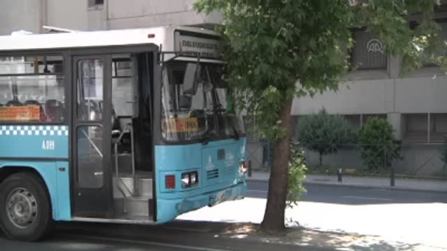 Şişli'de Özel Halk Otobüsü Kaza Yaptı