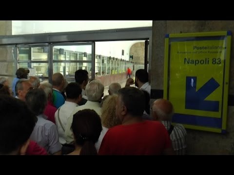 Napoli - Caos alle Poste per l'assemblea dei dipendenti (01.07.16)