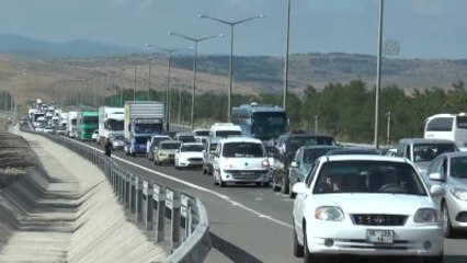 Tem Otoyolu'nda Bayram Yoğunluğu