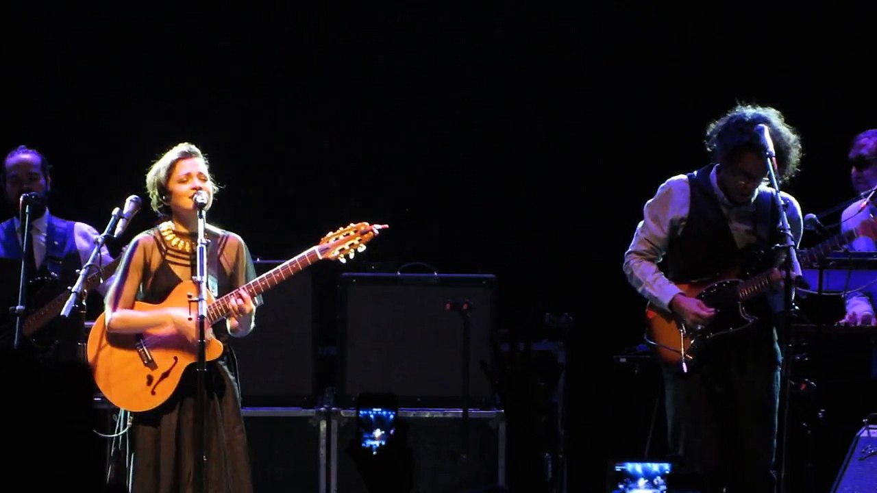 Natalia Lafourcade - Hasta la raíz (Teatro Cariola, 26-11-15)