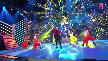 Honey-Singh-Energetic-Performance-On-LUNGI-DANCE-At-The-Royal-Stag-Mirchi-Music-Awards-2016