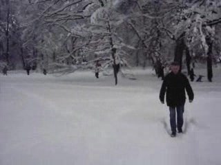 menschen im schnee, drei