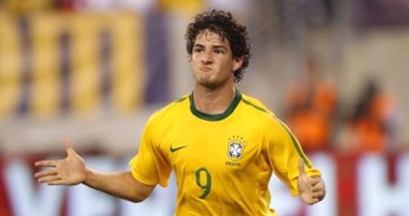 Galatasaray, Pato İçin Kulübü Corinthians ile Temasa Geçti