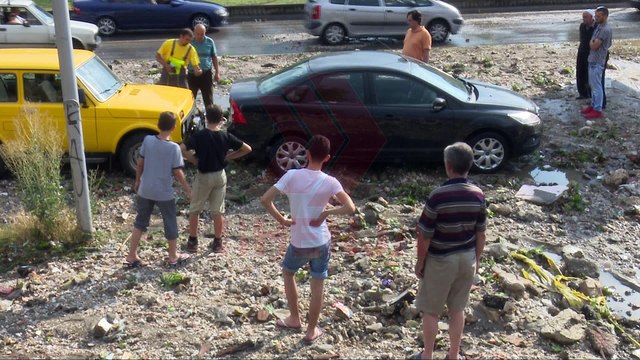 Rrugët e Çairit shndërrohen në lumenj