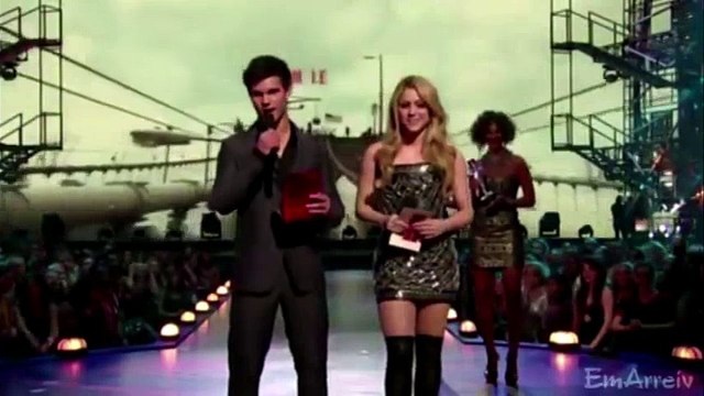 VMAs 2009 Kanye West interrupts Taylor Swift's ELOQUENT AND HEARTFELT speech