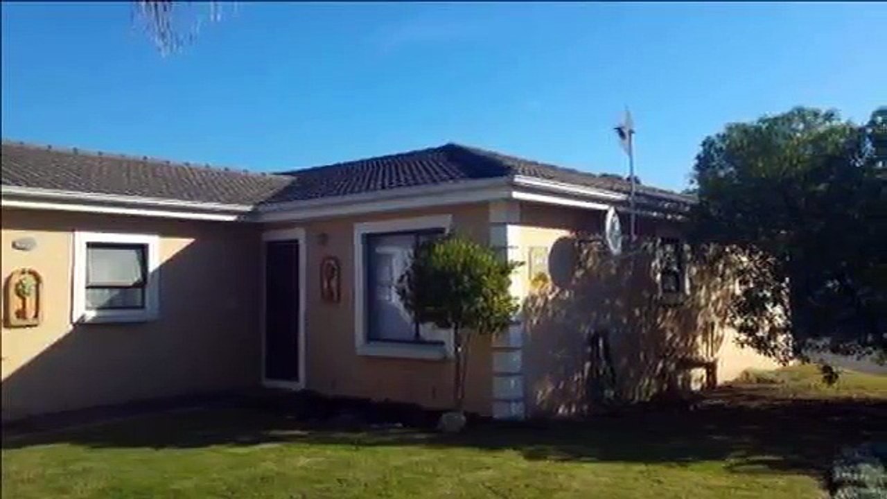 2 Bedroom Townhouse For Sale in Sonstraal Heights, Cape Town, South Africa for ZAR 1,350,000...