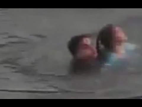 Padova - Tenta suicidio gettandosi nel fiume, salvata dalla Polizia (29.06.16)