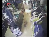 Torino - Rapinano negozio e picchiano proprietaria, arrestati (23.06.16)