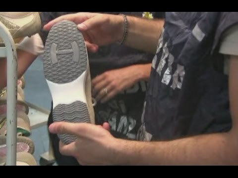 Napoli - Hogan false, sequestrati 265mila articoli (02.07.16)