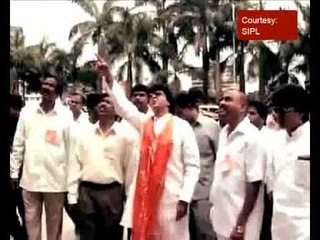 Raj Thackeray moves up like Bal Thackeray