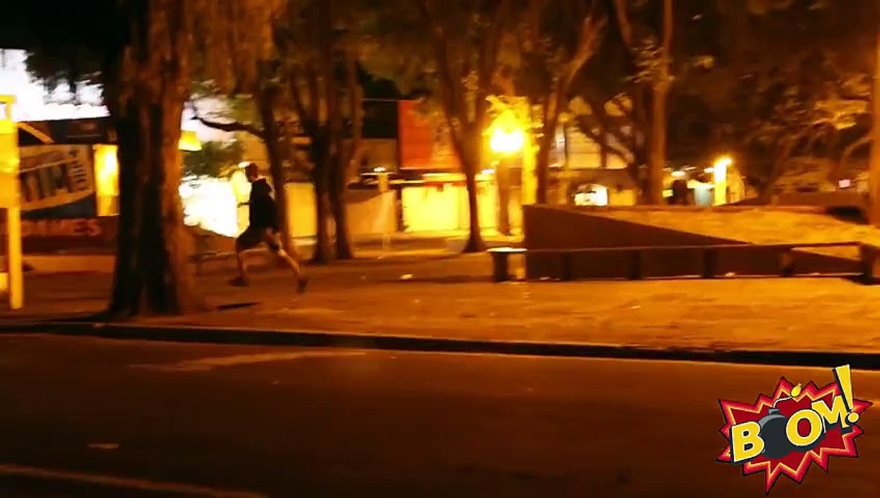 Blague du sniper à l'arrêt de bus